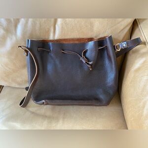 Portland Leather Crossbody Bucket Bag in Dark Brown “Coldbrew” - size Large
